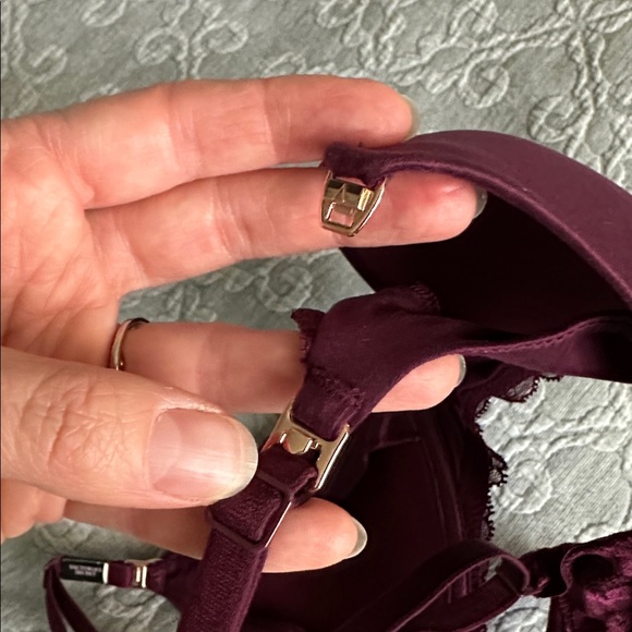 Victoria's Secret Deep Purple Lace Bra Maternity Nursing - Picture 10 of 10